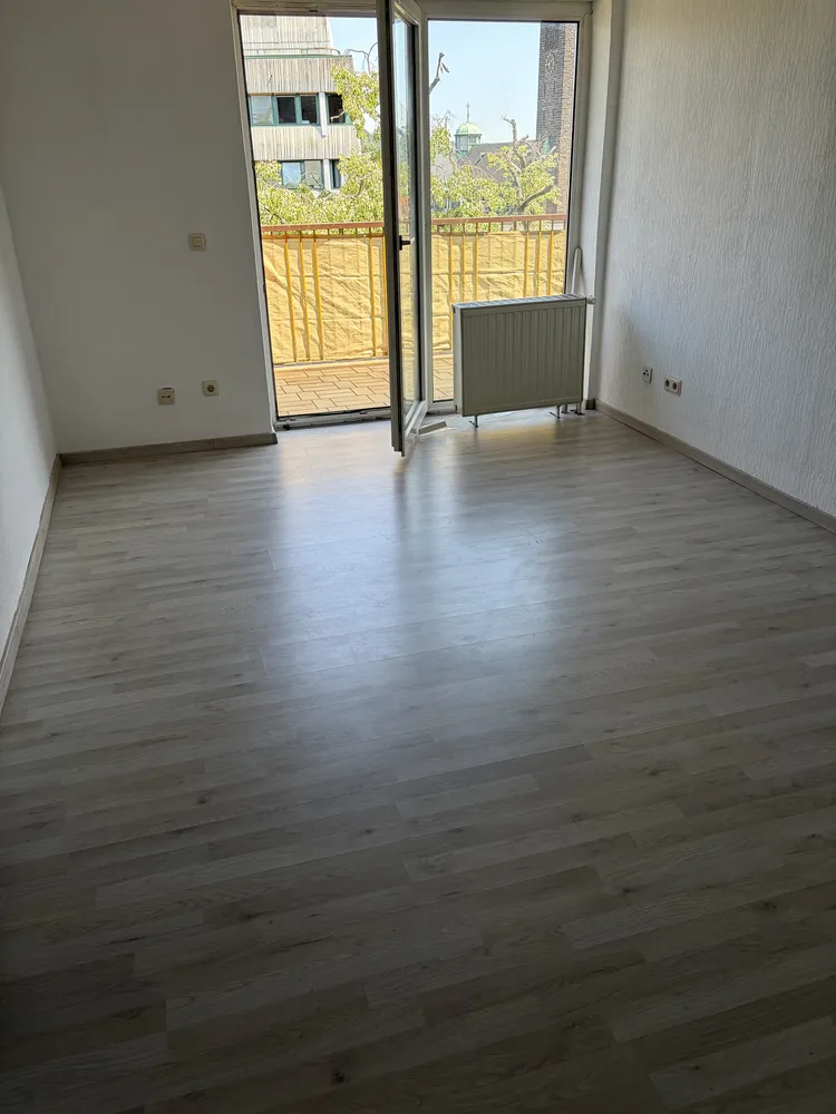 4 Zimmer Wohnung mit 100 m² in Saarbrücken – Bild 1