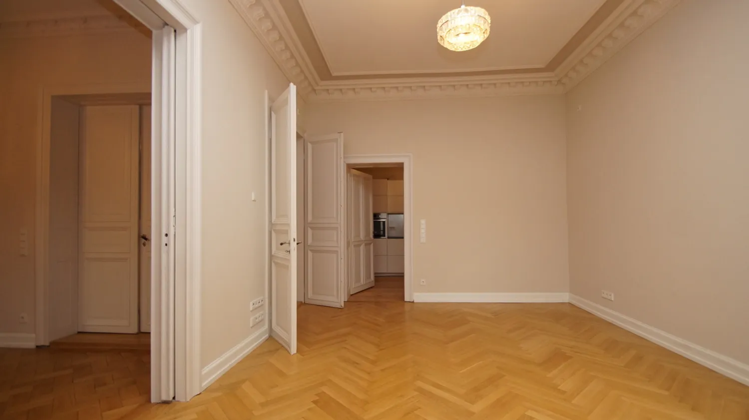 4 Zimmer Wohnung mit 135 m² in Wiesbaden – Bild 4