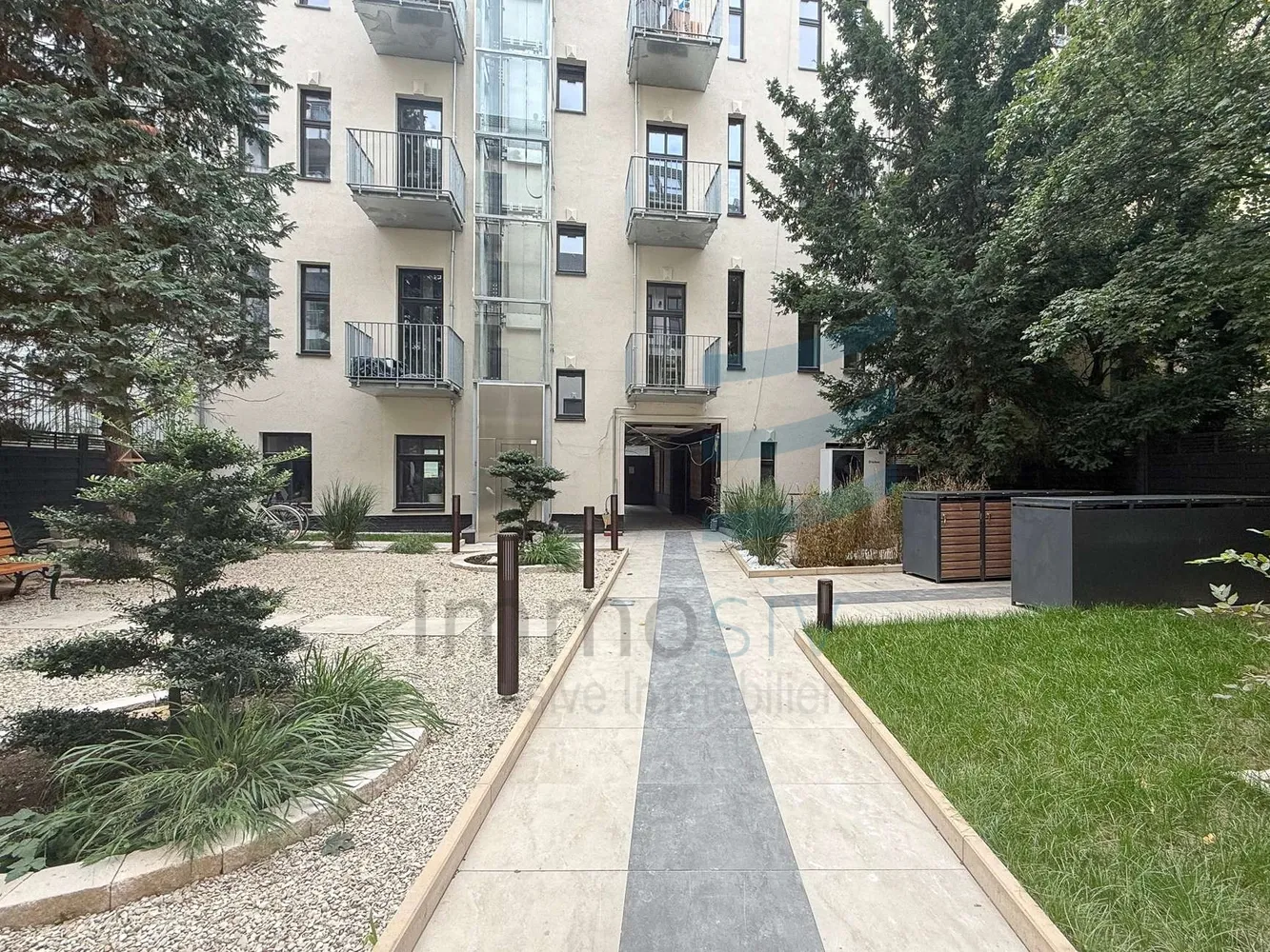 4 Zimmer Wohnung mit 93 m² in Berlin – Bild 1