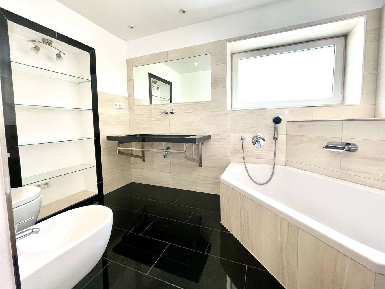 5 Zimmer Wohnung mit 135 m² in Wiesbaden – Bild 11
