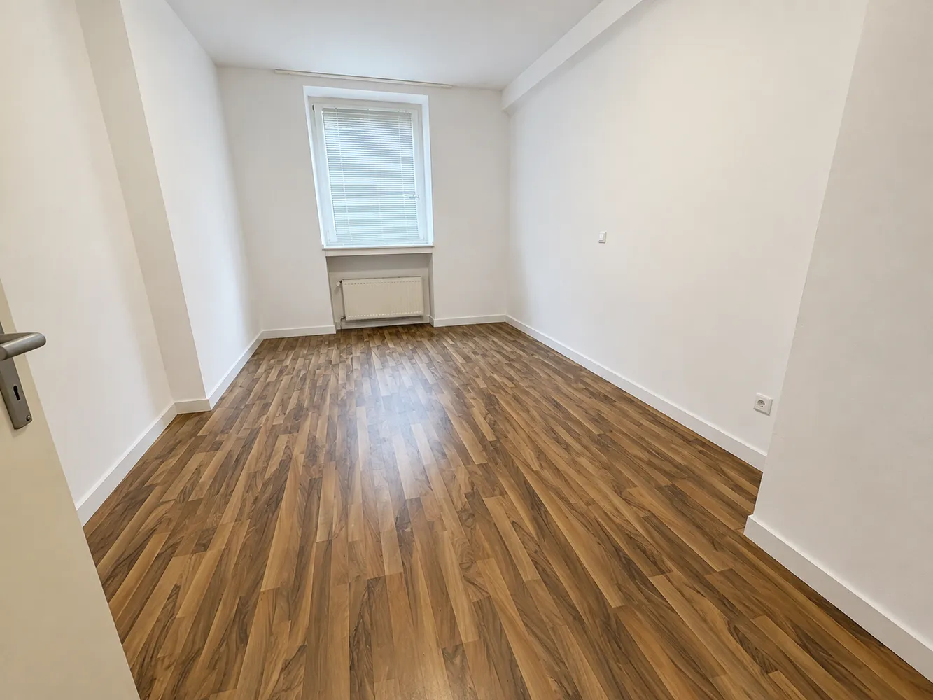 2 Zimmer Wohnung mit 56 m² in Düsseldorf – Bild 2