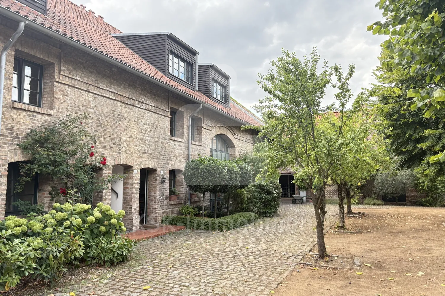 4 Zimmer Wohnung mit 111 m² in Köln – Bild 1