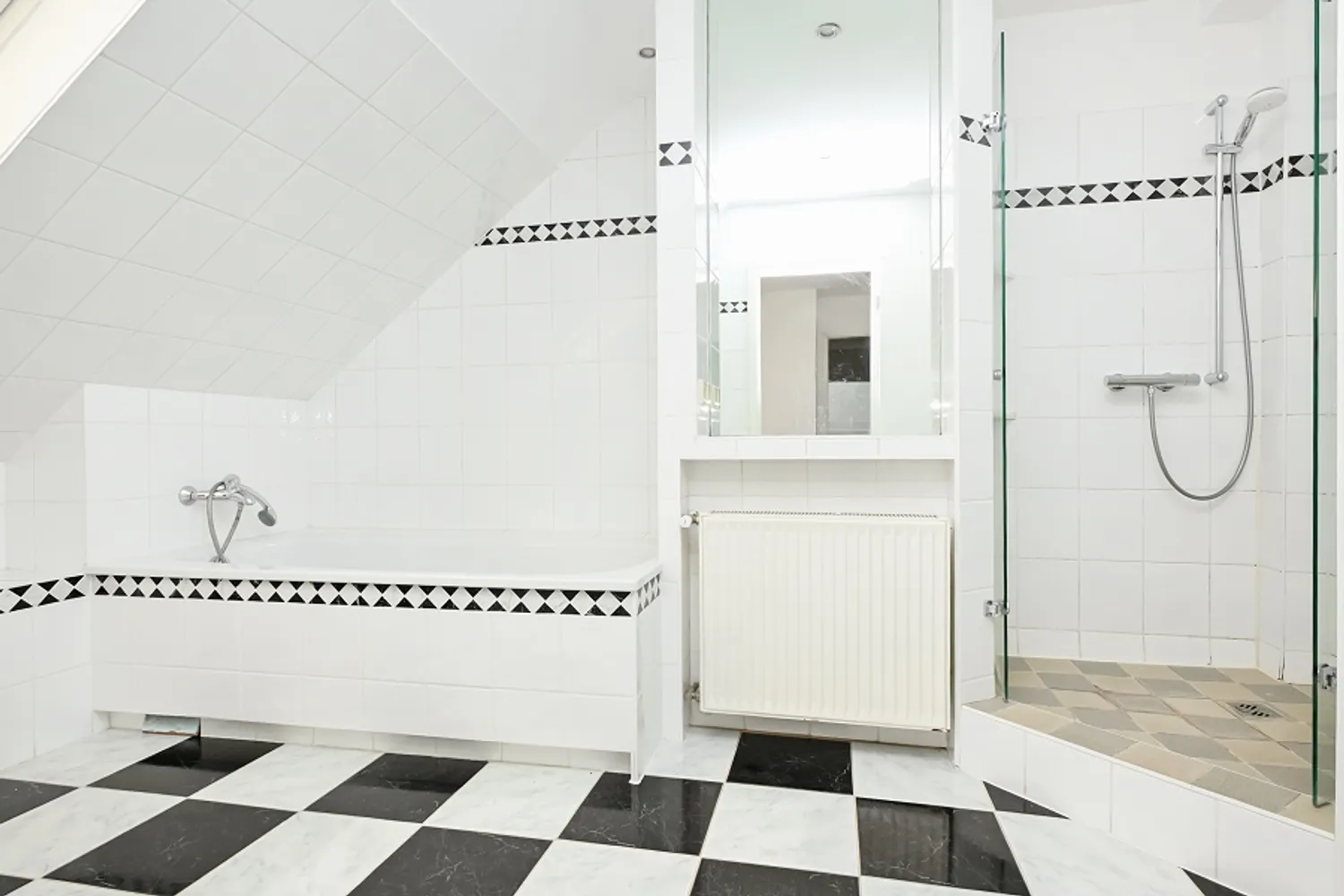 4 Zimmer Haus mit 180 m² in Hannover – Bild 6