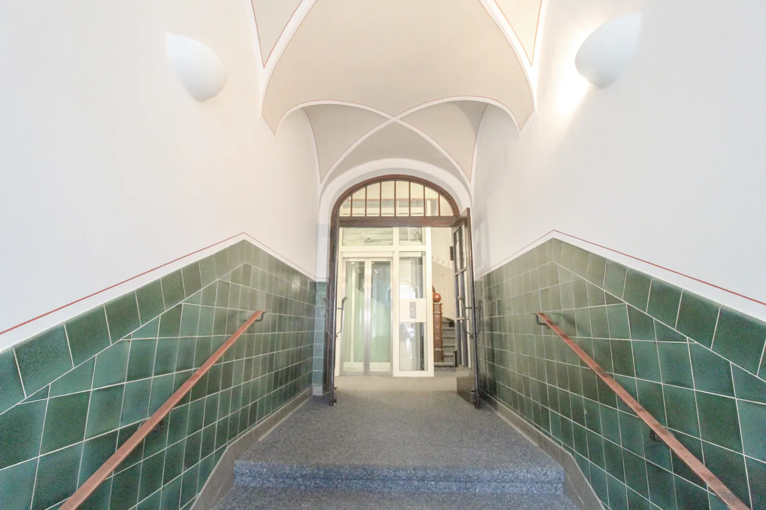 7 Zimmer Wohnung mit 212 m² in Ingolstadt – Bild 3
