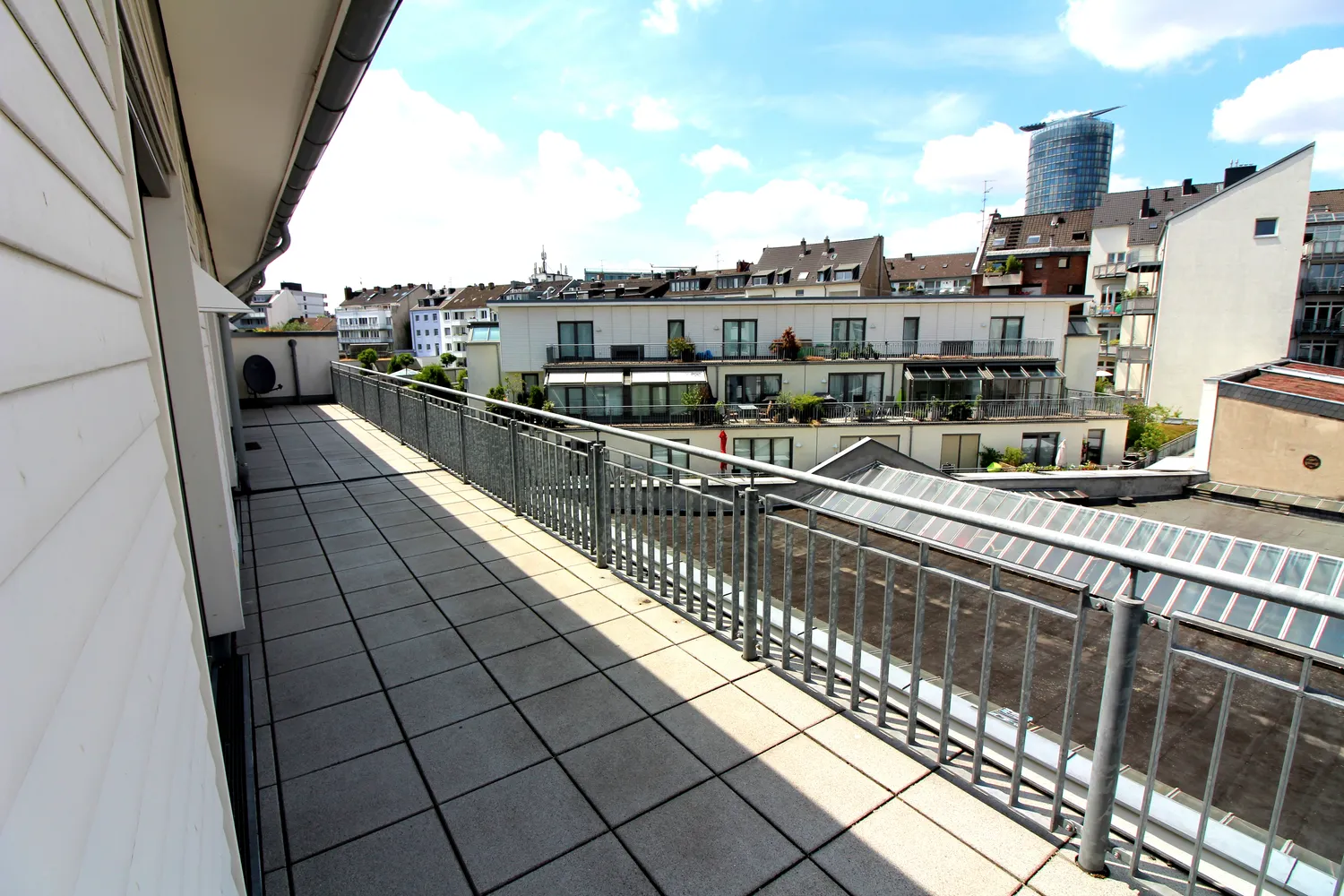3 Zimmer Wohnung mit 118 m² in Düsseldorf – Bild 3