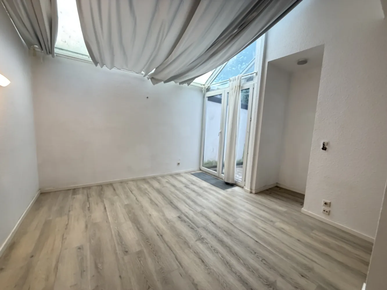 2 room apartment with 55 m² in Düsseldorf – Photo 2