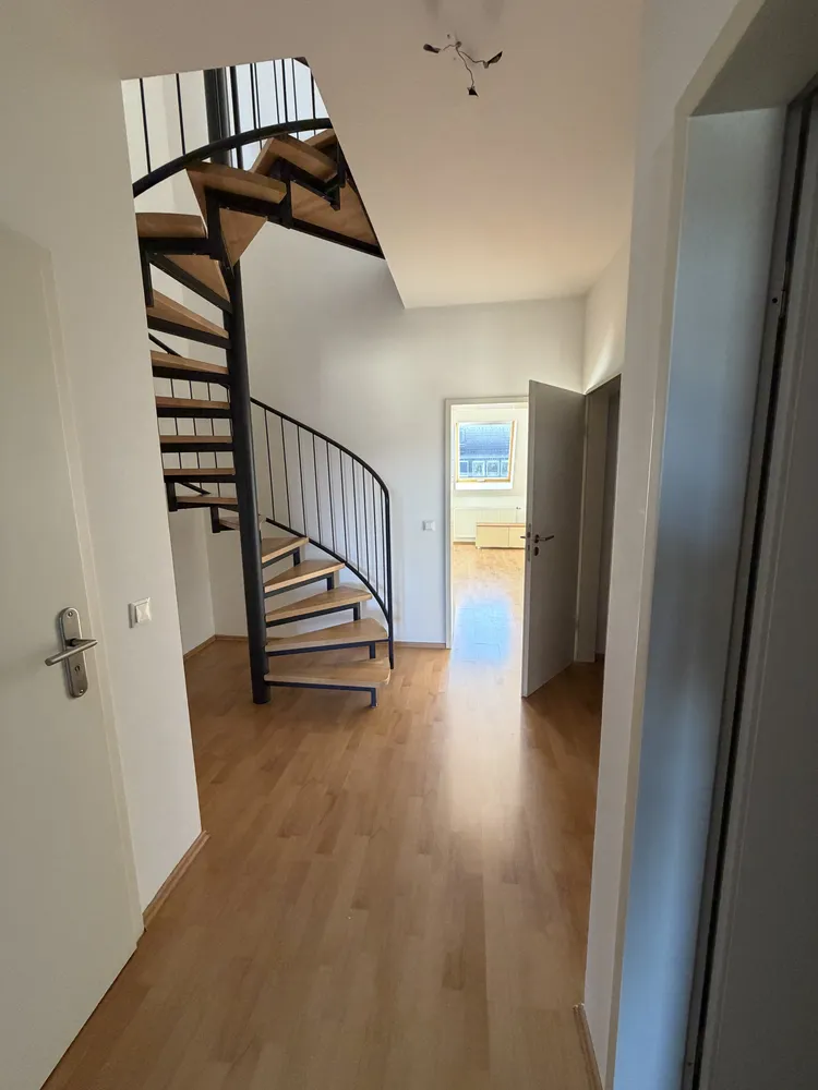 4 Zimmer Wohnung mit 99 m² in Düsseldorf – Bild 7