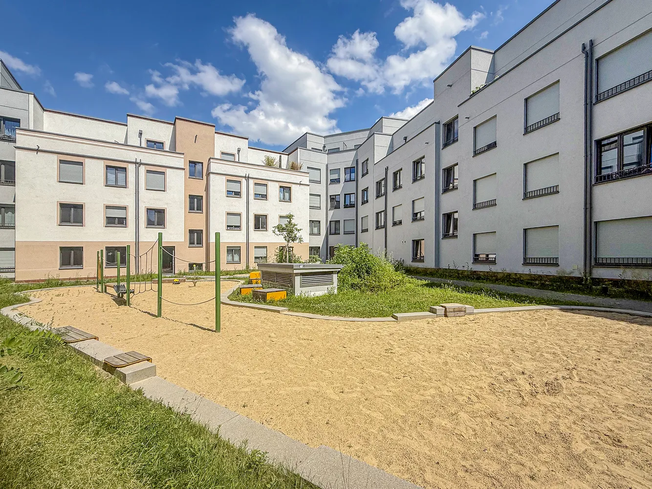 3 room apartment with 84 m² in Berlin – Photo 3