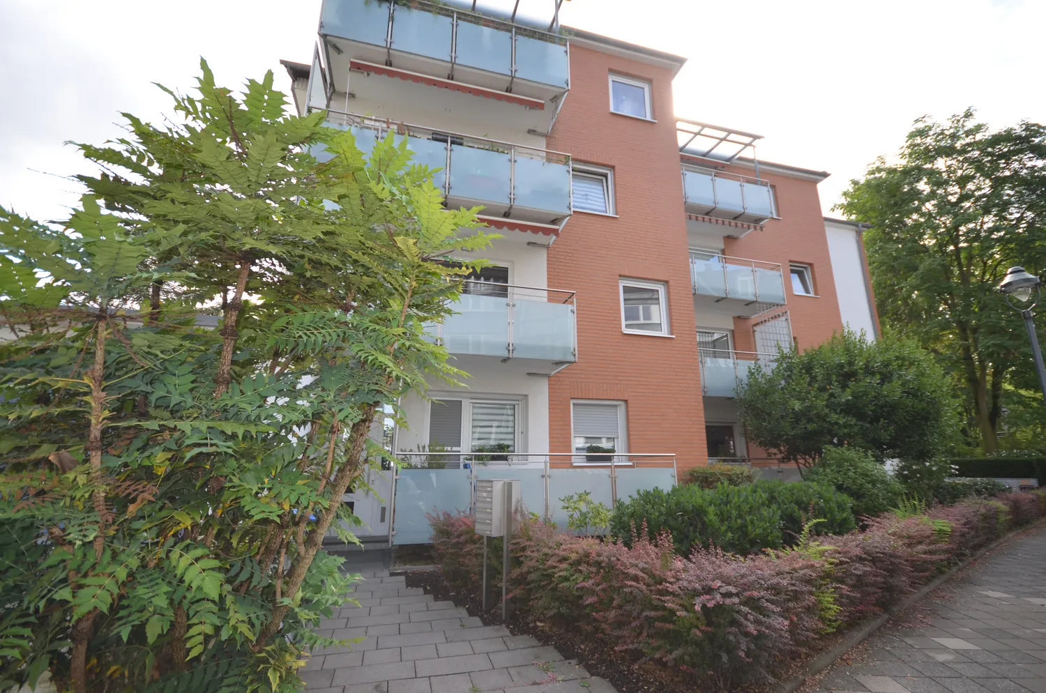 2 Zimmer Wohnung mit 83 m² in Düsseldorf – Bild 1