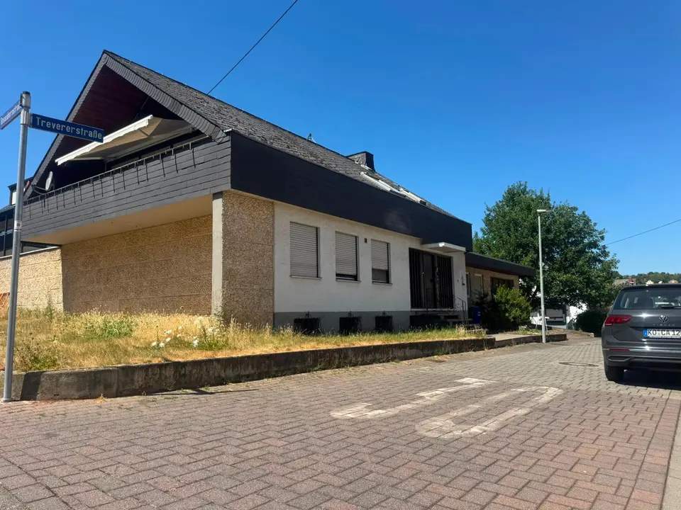 6 Zimmer Haus mit 201 m² in Koblenz – Bild 1