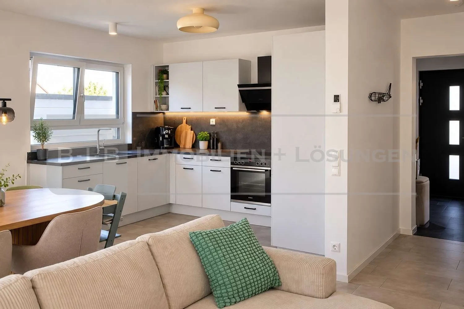 6 Zimmer Wohnung mit 147 m² in Berlin – Bild 3