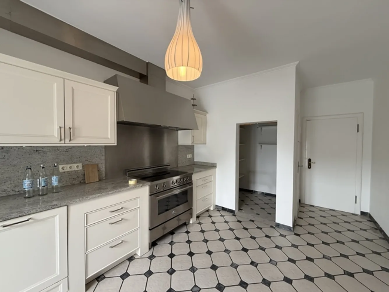 7 Zimmer Wohnung mit 211 m² in Duisburg – Bild 10