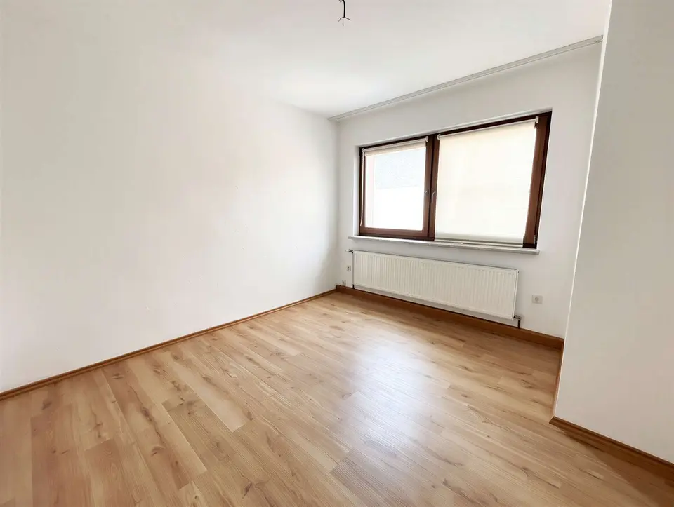 3 Zimmer Wohnung mit 67 m² in Sonneberg – Bild 2