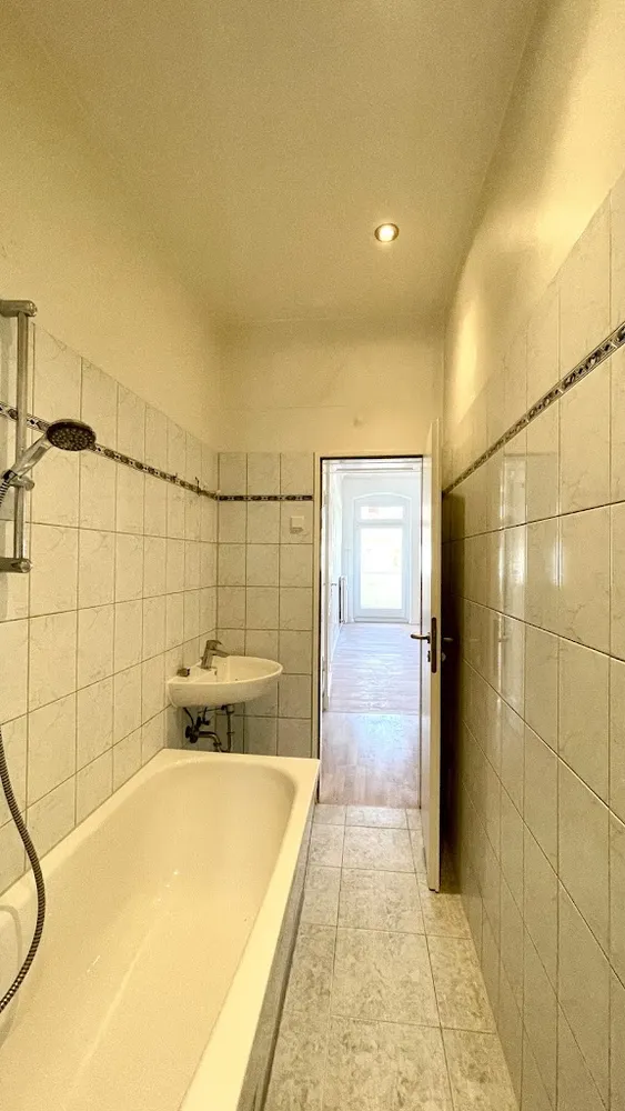 2 room apartment with 57 m² in Berlin – Photo 3