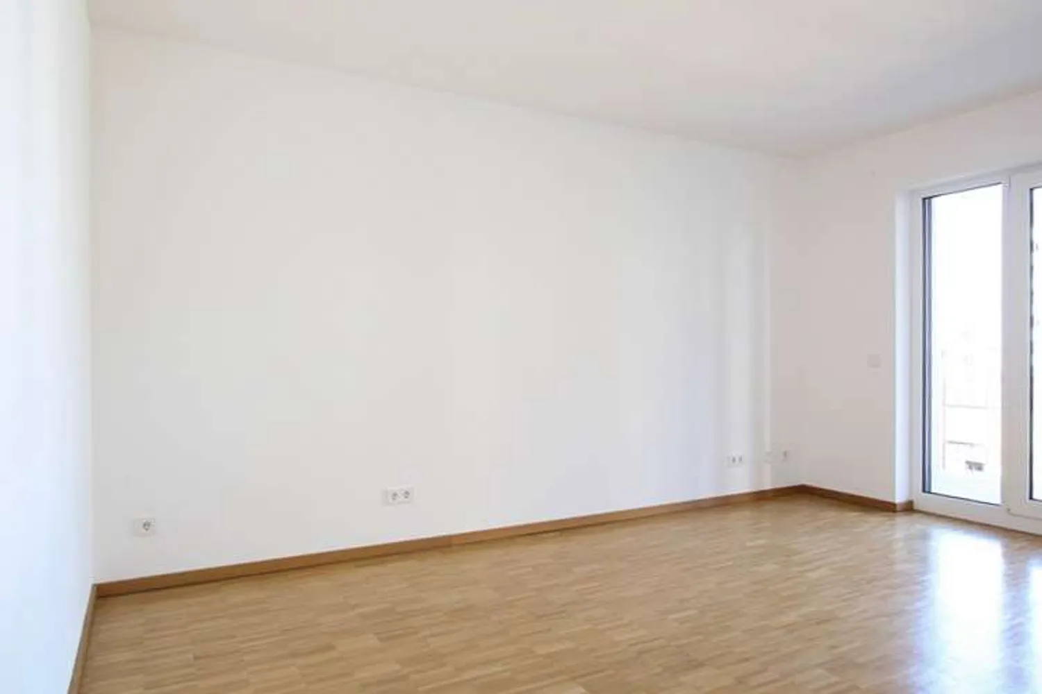 3 Zimmer Wohnung mit 102 m² in Frankfurt am Main – Bild 2