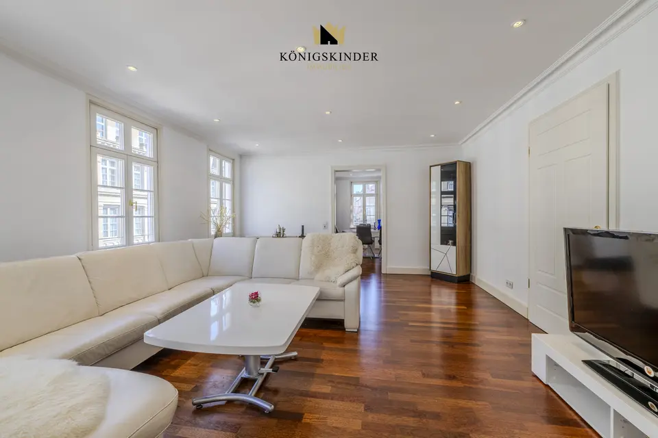 5 Zimmer Wohnung mit 130 m² in Stuttgart – Bild 1