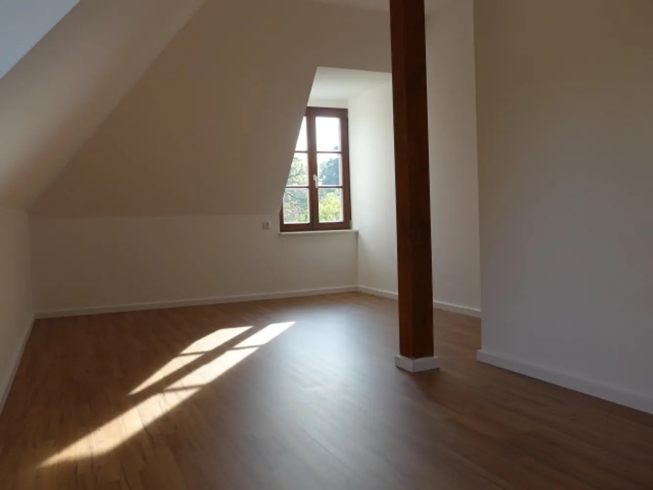 4 Zimmer Wohnung mit 135 m² in Dresden – Bild 4