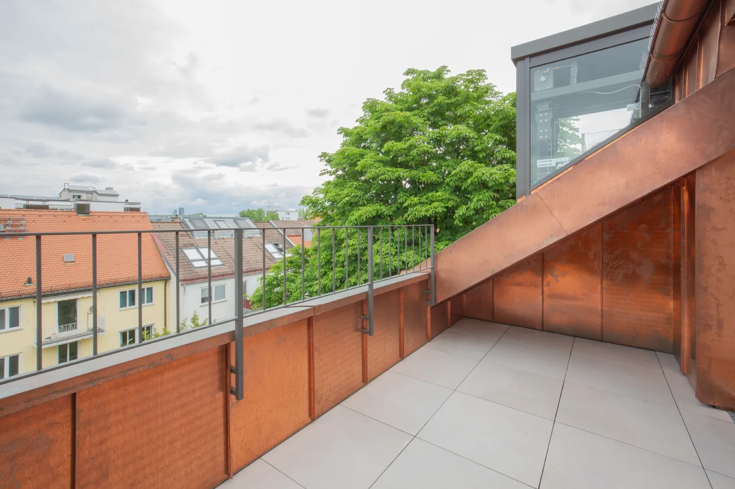 4 Zimmer Wohnung mit 165 m² in München – Bild 3