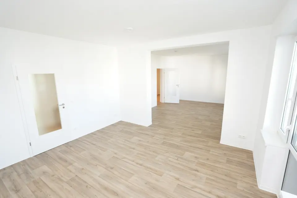 5 Zimmer Wohnung mit 135 m² in Chemnitz – Bild 1