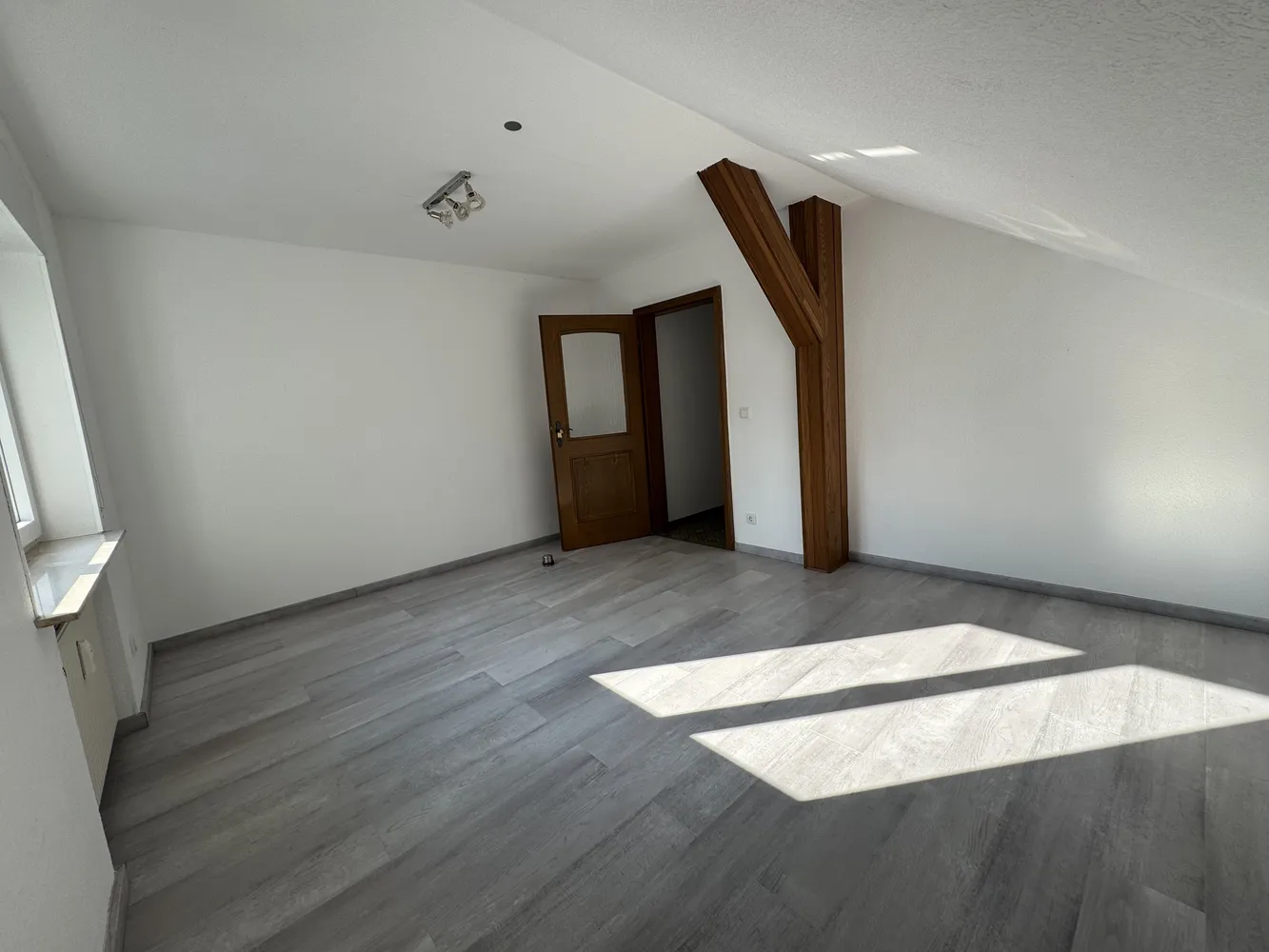 2 Zimmer Wohnung mit 74 m² in Wiesbaden – Bild 2
