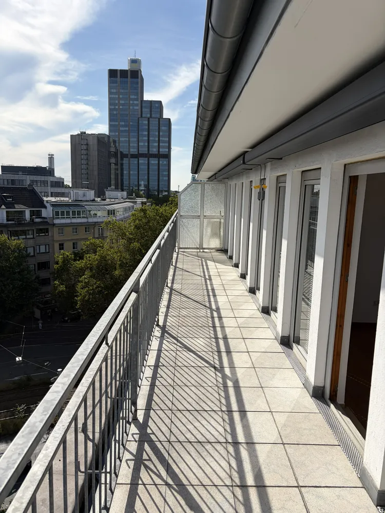 2 Zimmer Wohnung mit 94 m² in Düsseldorf – Bild 8