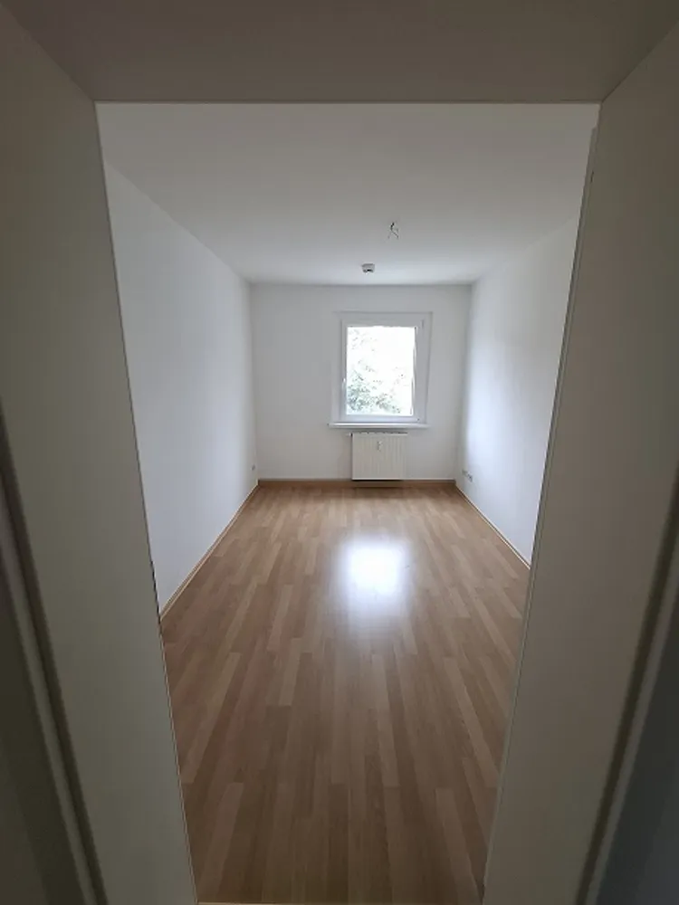 2 Zimmer Wohnung mit 74 m² in Bitterfeld-Wolfen – Bild 2
