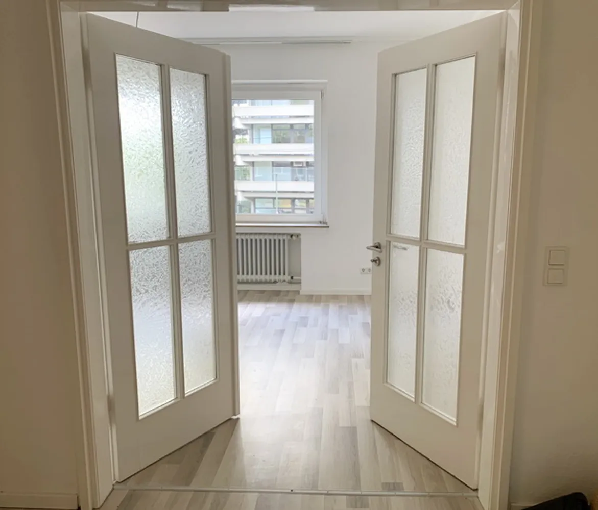 2 Zimmer Wohnung mit 82 m² in Düsseldorf – Bild 2