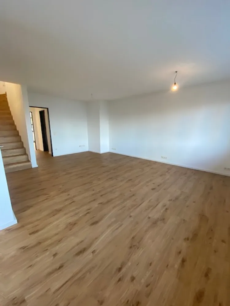4 Zimmer Wohnung mit 125 m² in Düsseldorf – Bild 3