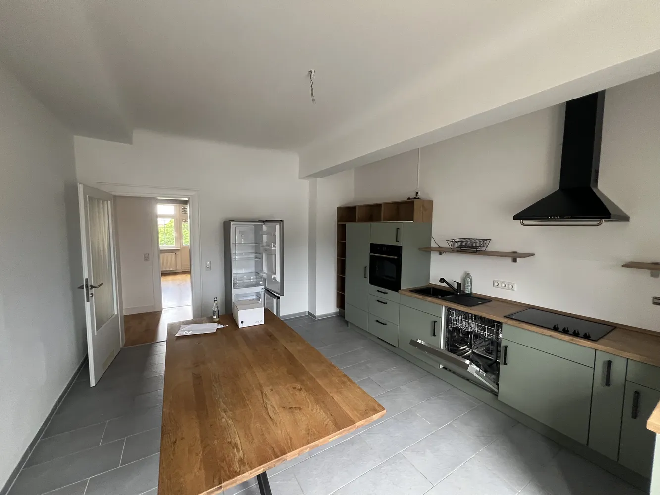 2 Zimmer Wohnung mit 100 m² in Wiesbaden – Bild 2