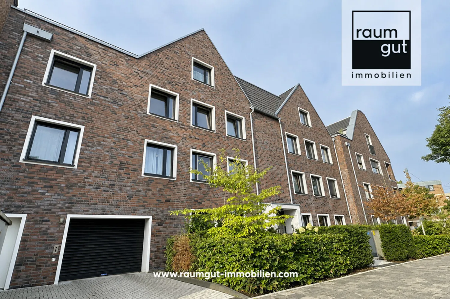 4 Zimmer Wohnung mit 130 m² in Düsseldorf – Bild 1