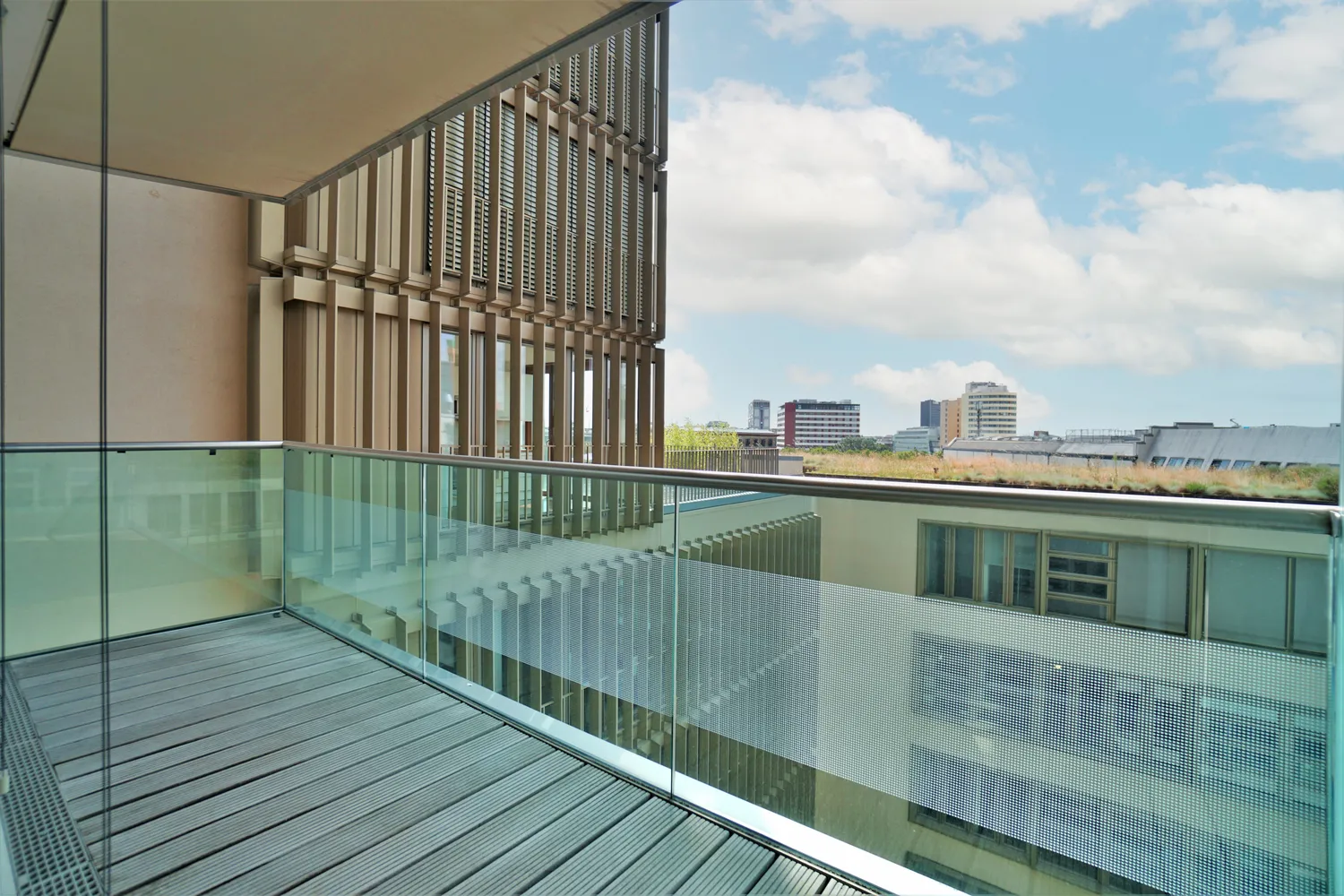 2 room apartment with 153 m² in Berlin – Photo 1