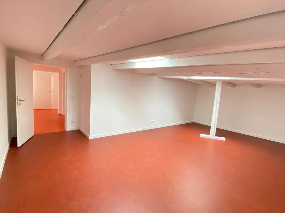 10 Zimmer Wohnung mit 277 m² in Hannover – Bild 4