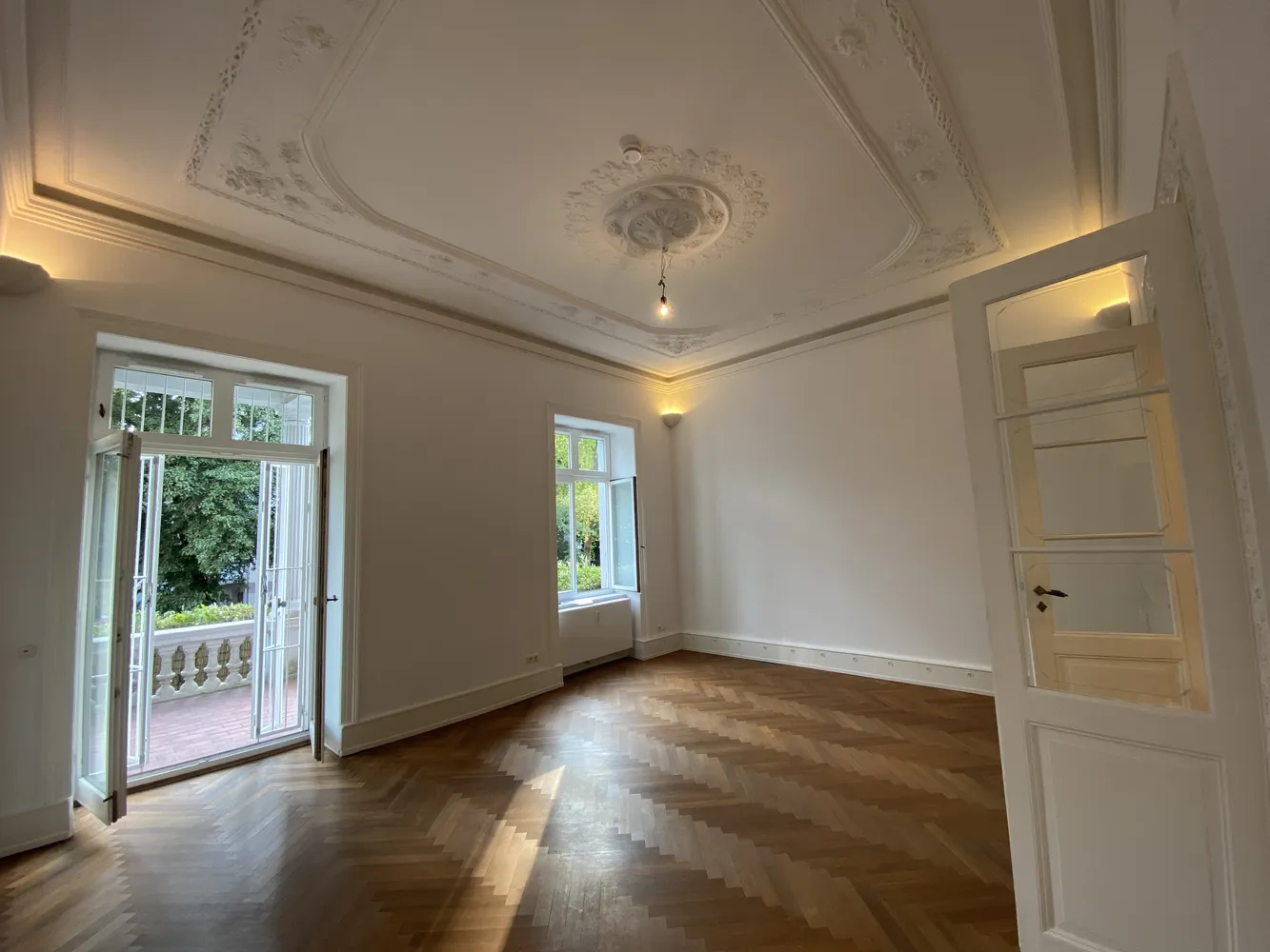 4 Zimmer Wohnung mit 125 m² in Wiesbaden – Bild 1