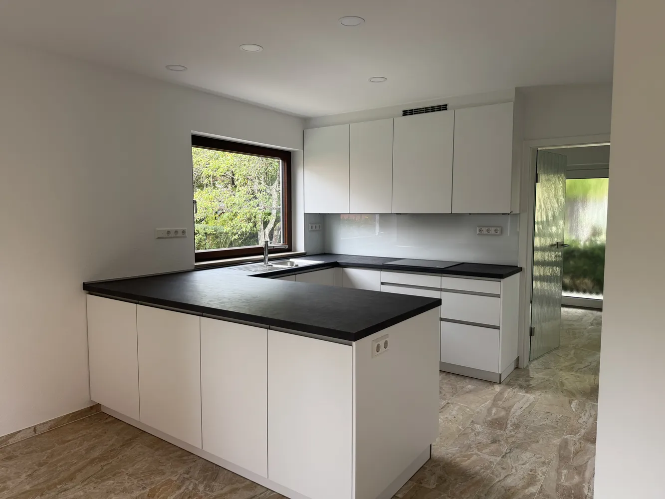 6 Zimmer Haus mit 187 m² in Stuttgart – Bild 2