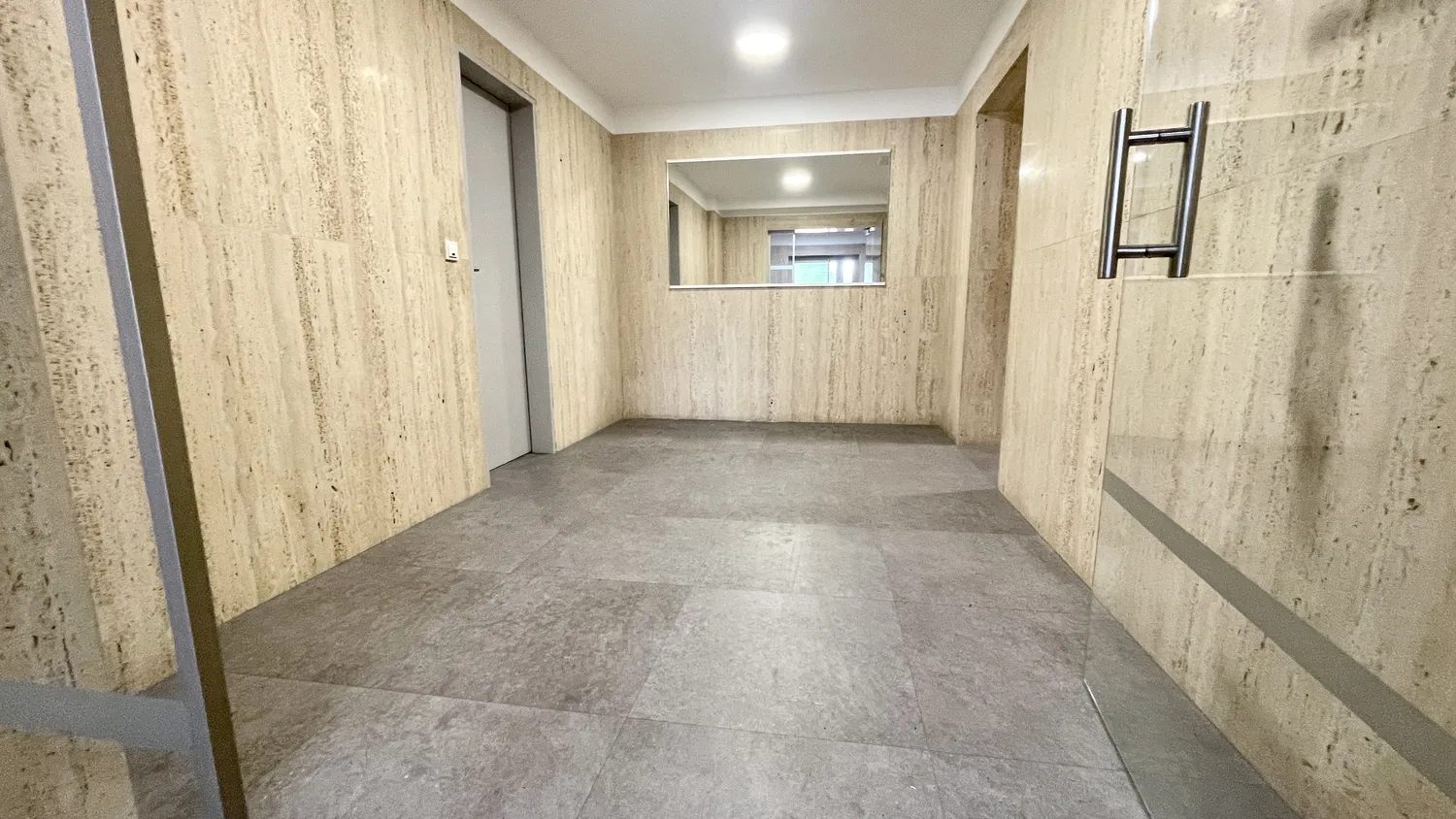 2 Zimmer Wohnung mit 67 m² in Wiesbaden – Bild 11