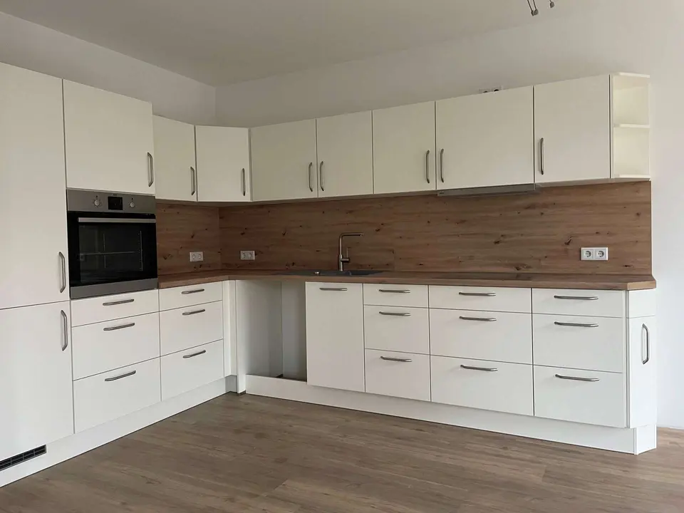 2 room apartment with 80 m² in Schwerin – Photo 1