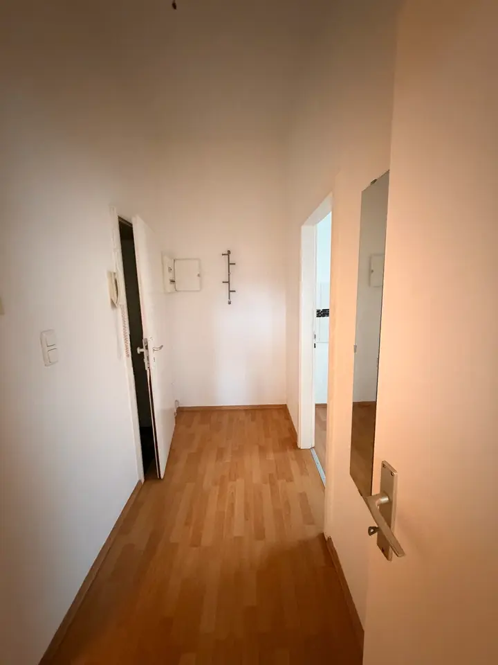 2 Zimmer Wohnung mit 60 m² in Solingen – Bild 3