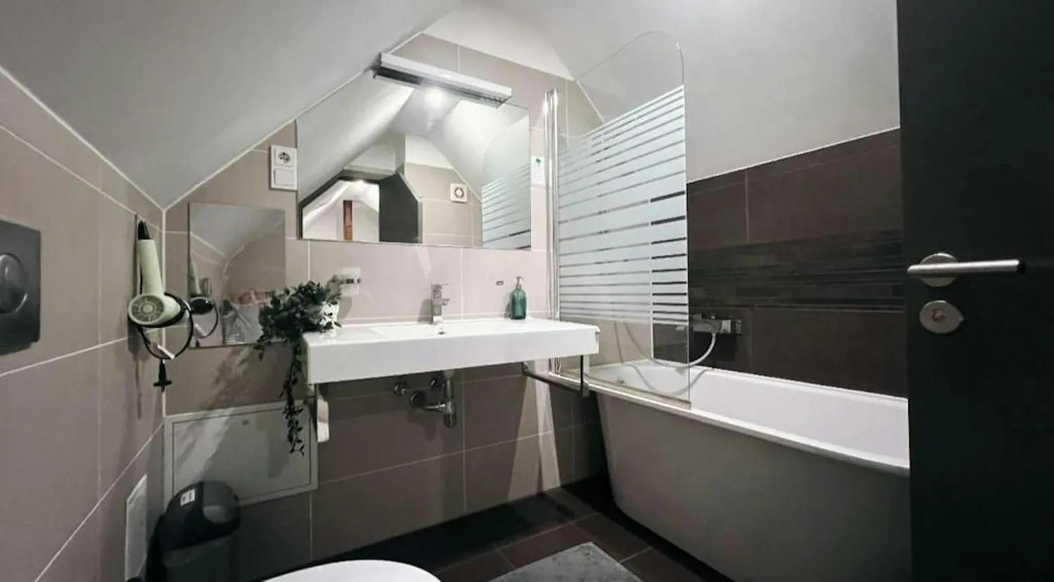 WG-Zimmer mit 25 m² in Leverkusen – Bild 2