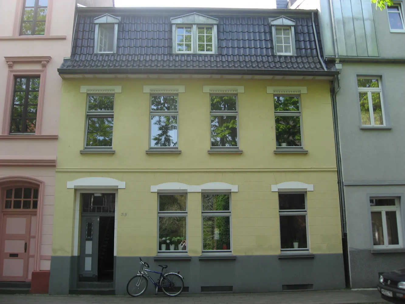 2 Zimmer Wohnung mit 68 m² in Krefeld – Bild 1