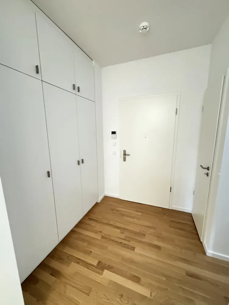 2 Zimmer Wohnung mit 85 m² in Berlin – Bild 2