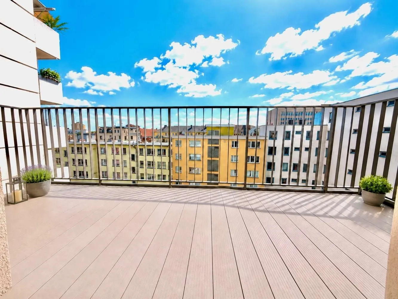 3 Zimmer Wohnung mit 83 m² in Frankfurt am Main – Bild 2