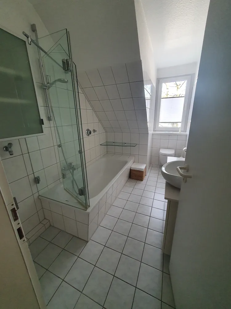 4 Zimmer Wohnung mit 98 m² in Hamburg – Bild 2