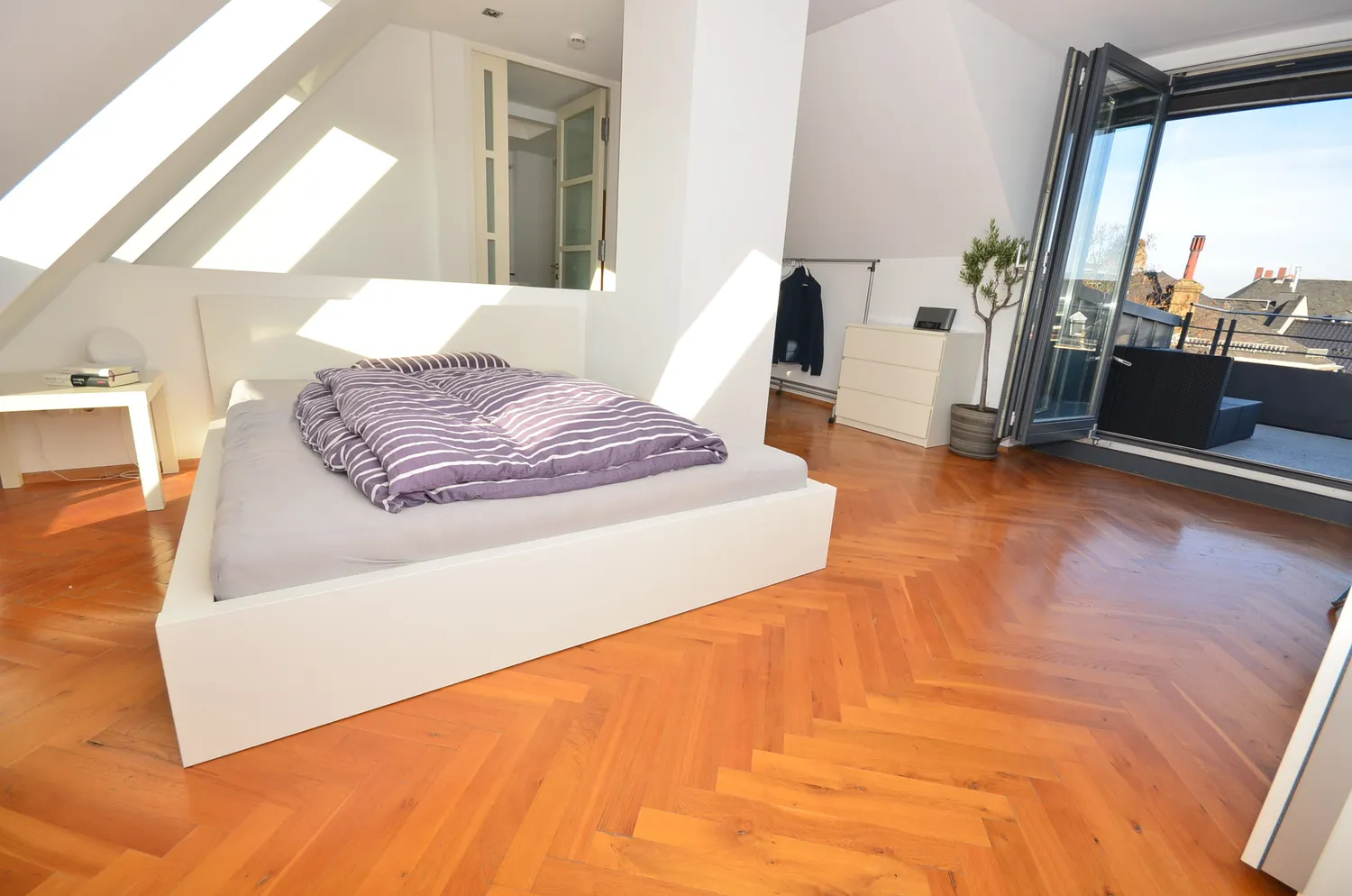 2 Zimmer Wohnung mit 80 m² in Frankfurt am Main – Bild 4