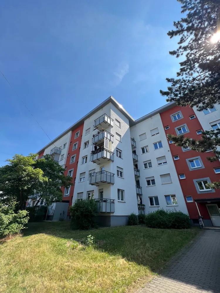 4 Zimmer Wohnung mit 77 m² in Nürnberg – Bild 1
