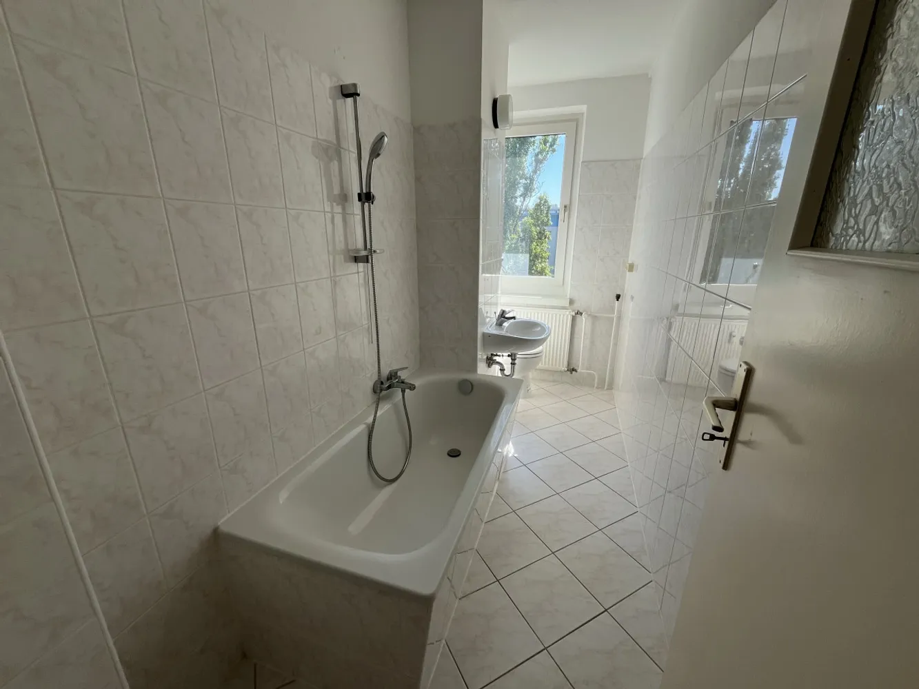 2 Zimmer Wohnung mit 49 m² in Halle (Saale) – Bild 5
