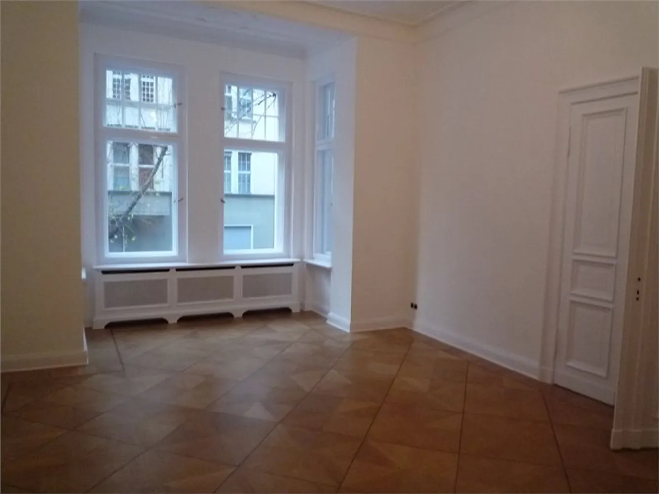 6 Zimmer Wohnung mit 242 m² in Berlin – Bild 11