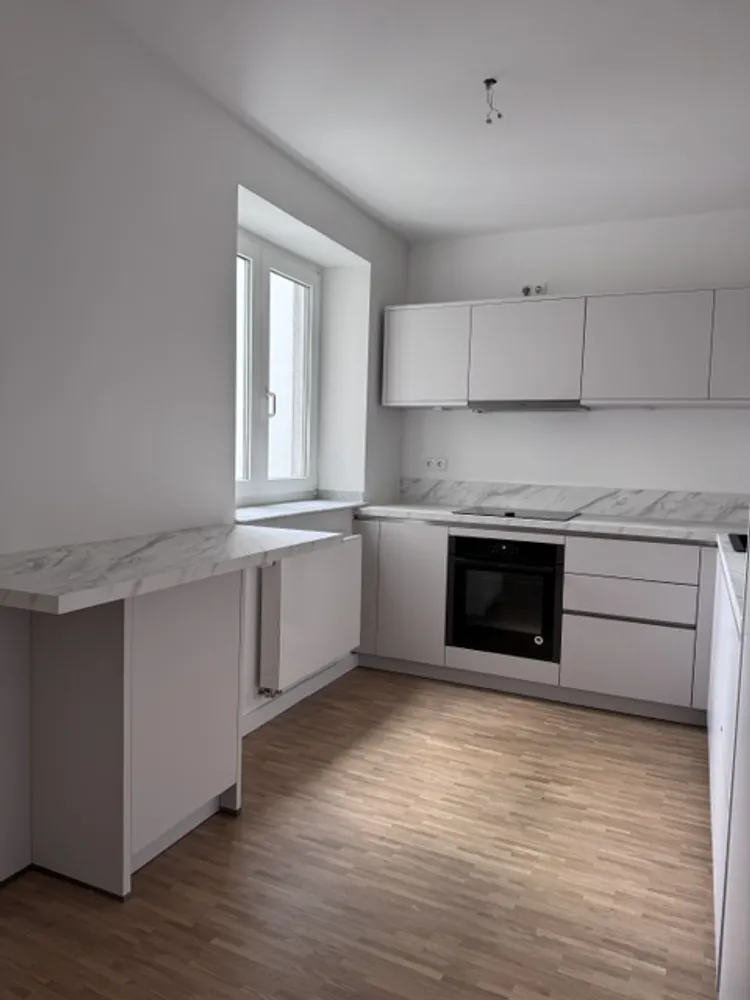 2 Zimmer Wohnung mit 107 m² in Köln – Bild 3