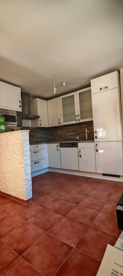5 Zimmer Wohnung mit 136 m² in Metzingen – Bild 2