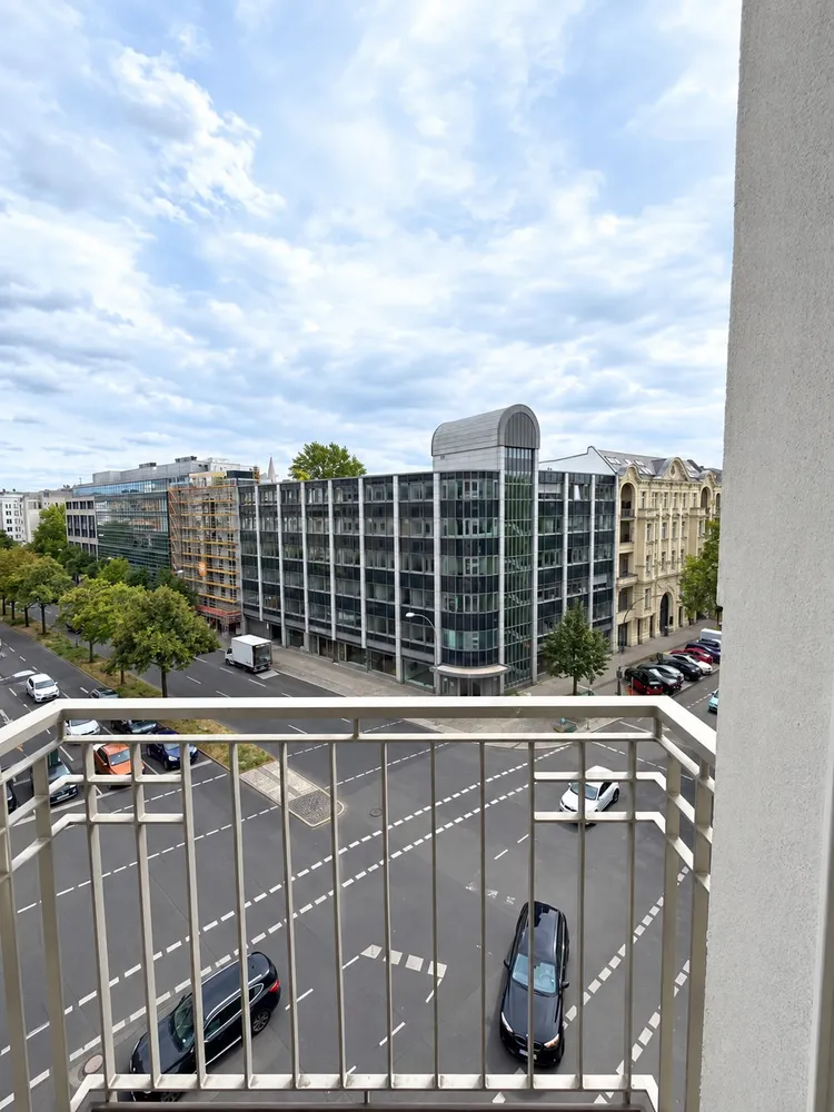 3 Zimmer Wohnung mit 135 m² in Berlin – Bild 1