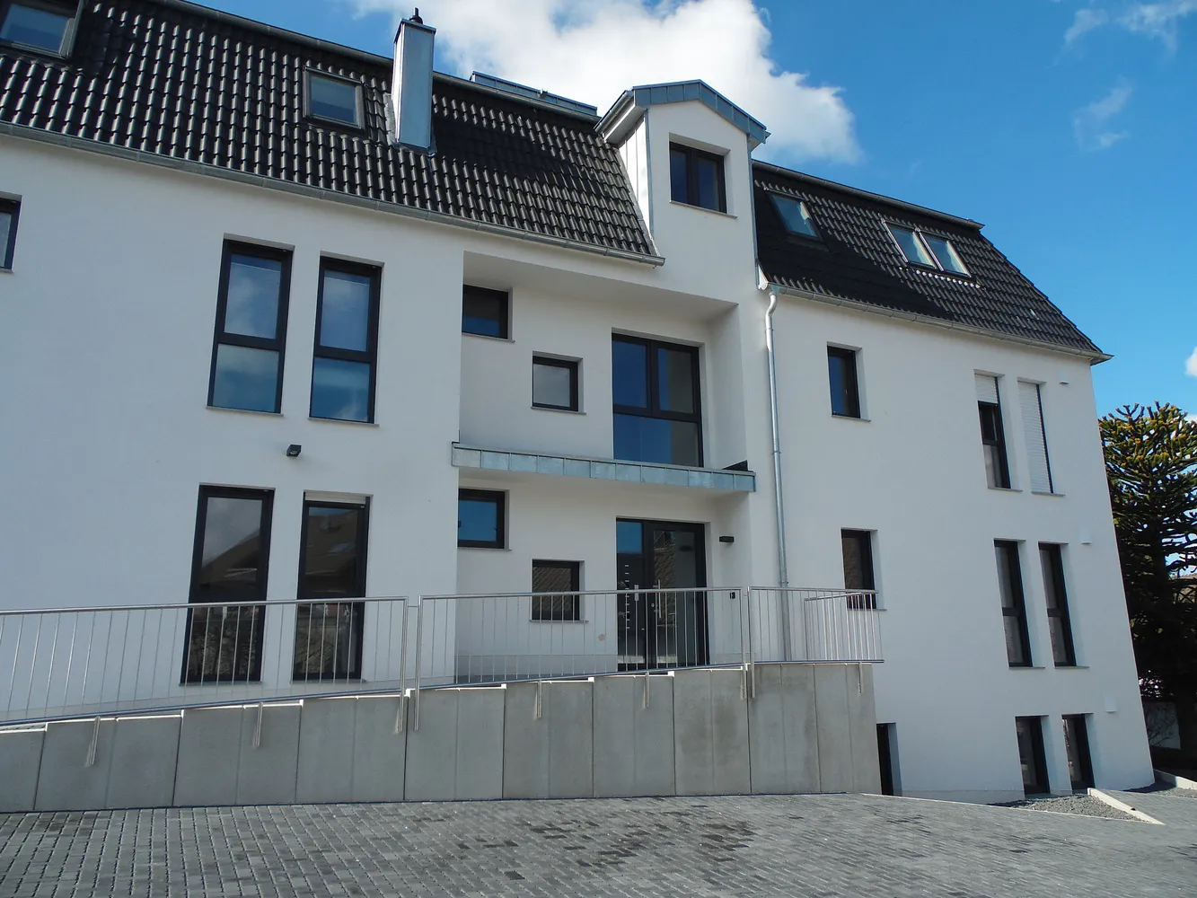 2 Zimmer Wohnung mit 69 m² in Aachen – Bild 1